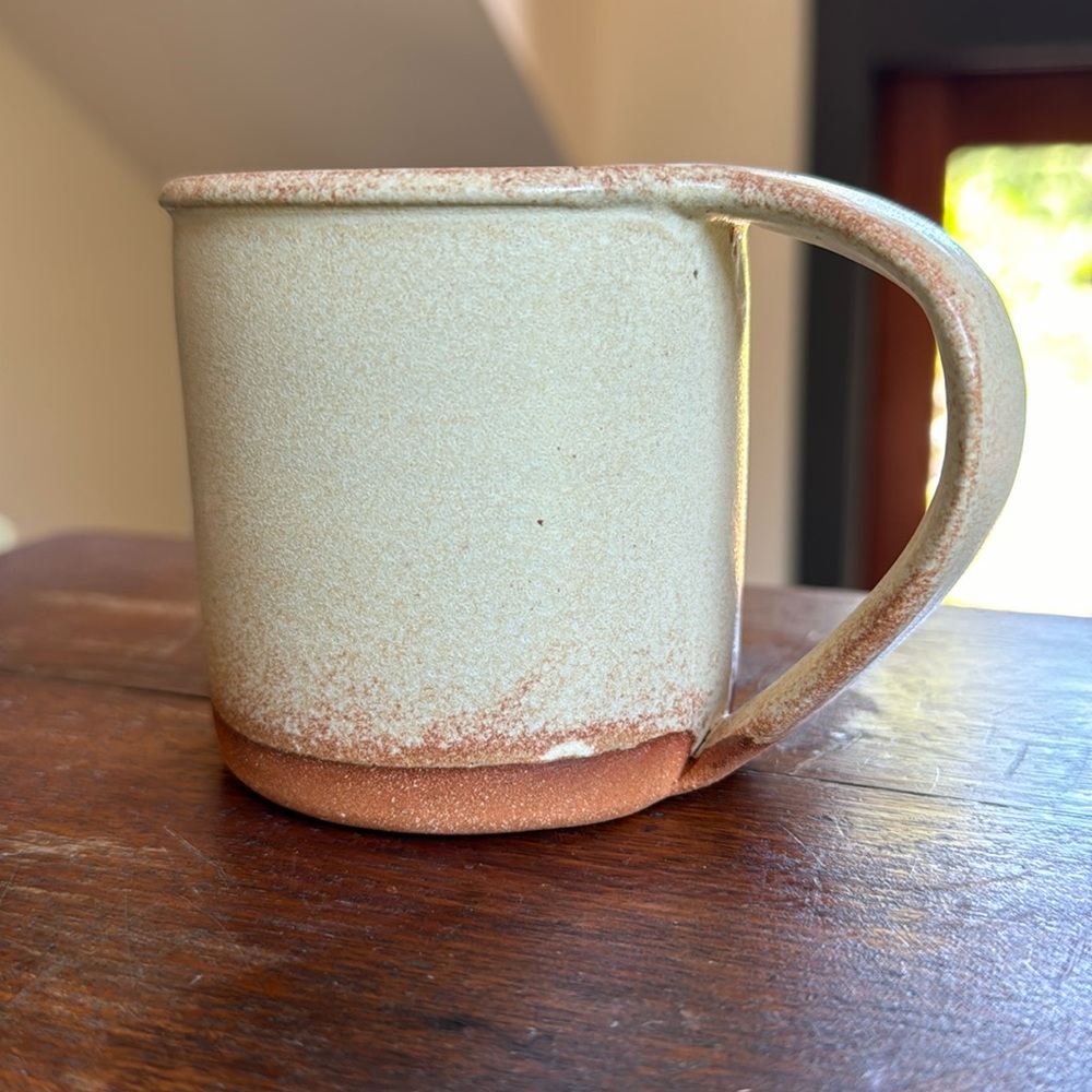 New York Stoneware mug, cream and rust